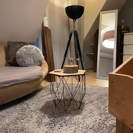 Schoenes Zimmer In Einfamilienhaus In Ruhiger Lage Lejlighed Ober-Ramstadt Eksteriør billede
